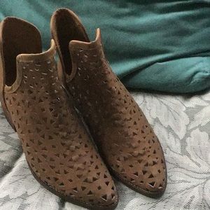 Beautiful Musse & cloud boots cutout leather